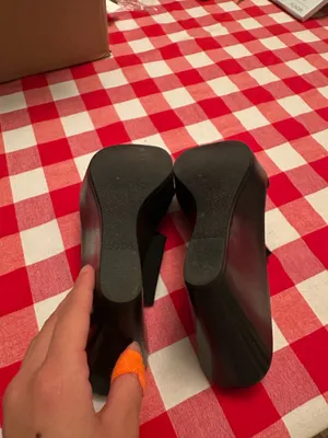 black wedge/heels Size 7 thumbnail 5