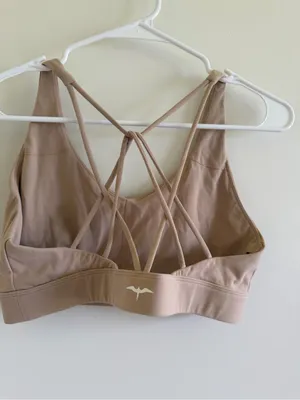 Iwa company sports bra activewear athleisure yoga gym Hawaii hiking running thumbnail 2
