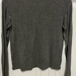 Brandy Melville grey long Sleeve crop top one size thumbnail 6
