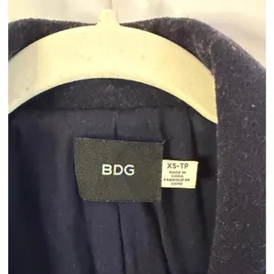 BDG Urban Outfitters Navy Blue Wool Blend Melton Boyfriend Coat Women's sz. XS thumbnail 4