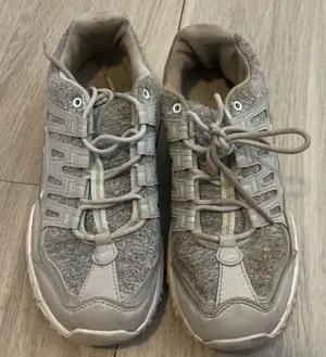 Gray Lace thumbnail 1