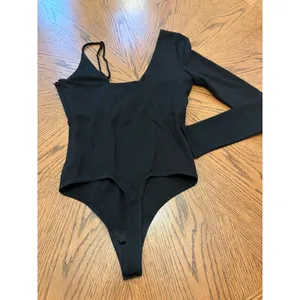 NBD Womens Asymmetrical‎ One Sleeve Bodysuit Black V-Neck XS thumbnail 7