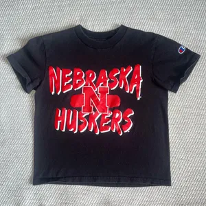 Champion Black Red White Graphic Nebraska Huskers Tee Sz Xs thumbnail 1