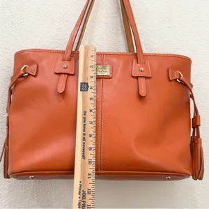 Authentic Dooney & Bourke Davis Tassel Orange Saffiano Leather Large Tote Bag thumbnail 10
