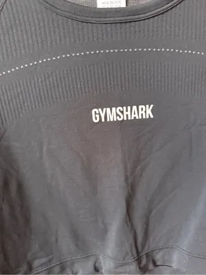 Title: Gymshark Black Seamless Long Sleeve Crop Top thumbnail 2
