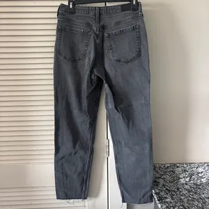 Hollister Co. ultra high rise mom jeans in black, size 5R. thumbnail 3