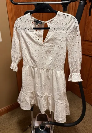 White dress Size 6 thumbnail 1