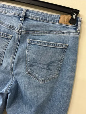 American Eagle Mom Jean Light Blue Denim Distressed Jeans Sz 8 S thumbnail 5