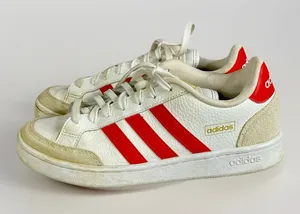 Adidas Womens Grand Court SE FY8169 White Red Sneakers Size 7 1/2 Women’s thumbnail 1