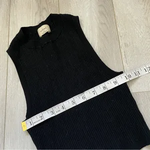 Aritzia Wilfred Ribbed Knit Sleeveless Crop Tank Top Black (XSmall) thumbnail 5
