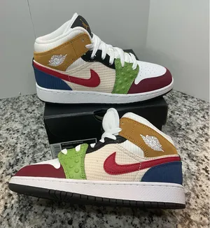 Air Jordan 1 Mid woman’s size 6.5 Messy Room DR6957-100 athletic thumbnail 1