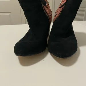 EUC |‎ Miss Albright beaded ankle boots — size 8 thumbnail 6