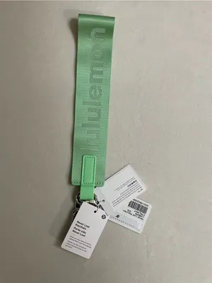 Lululemon NWT Never Lost Keychain Mint Green Citrus Branded Wrist Strap Keychain thumbnail 2