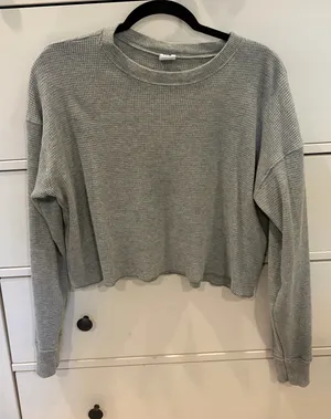 Aritzia TNA Gray Waffle Knit Cropped Long Sleeve thumbnail 1