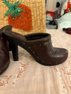 American Vintage Vintage Y2K Women's Brown Studded Leather Mule Heels Clogs Boho Festival 2000s thumbnail 4