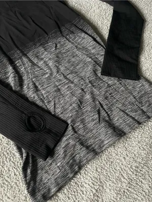 lululemon athletica Black to Gray Ombre Swiftly Long-Sleeve Performance Size 4 thumbnail 7