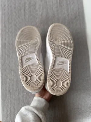 Nike White High Top Basketball Shoes Women’s Size 8.5 thumbnail 6