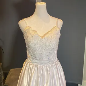 Women’s White Satin Full Length Prom Party Dress Corset Back Size 2 NWOT thumbnail 2