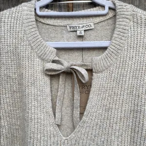 New 1X FRYE AND CO. Cream Textured Knit Crew Neck Sweater Key Hole Tie Collar thumbnail 2
