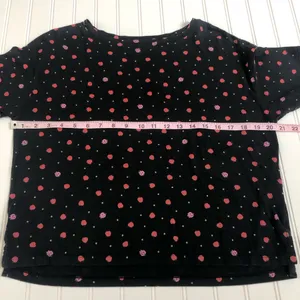 Uniqlo UT Disney Black and Red Snow White Poison Apple Tee Shirt thumbnail 10