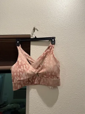 Oasis Fabletics Twist Sports Bra Spotted Doe thumbnail 6