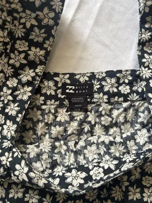 Billabong Black White Ditsy Floral Puff Sleeve Mini Dress Size Small thumbnail 3