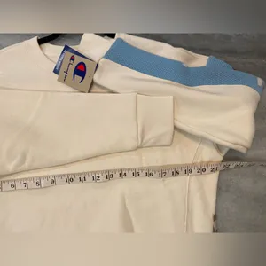 NWT Champion Heavyweight Reverse Weave Knit Sleeve Logo Cream Crew Neck Size M thumbnail 5
