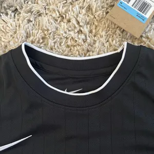 NWT NIKE Referee II Dri-Fit Short Sleeve Jersey thumbnail 3