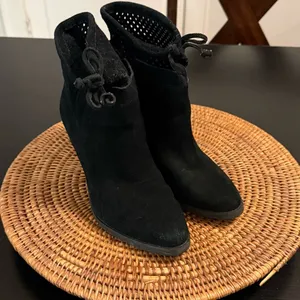 Crown Vintage Black Suede Ankle‎ Booties Size 7 thumbnail 2