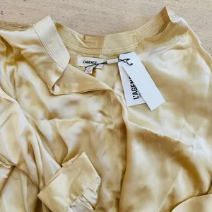 L'AGENCE 100% silk charmeuse blouse NEW thumbnail 9