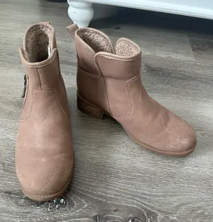 UGG Blush Taupe Ankle Boots with Shearling Lining thumbnail 1
