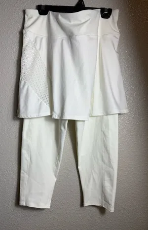 Tuckernuck Sport White‎ Eyelet 2-in-1 Tennis Skort with Capri Leggings Size M thumbnail 1