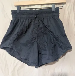 Lululemon shorts thumbnail 1