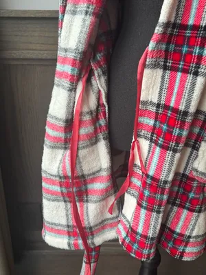 Forever 21 Red, Black & White Plaid Hooded Robe Largr thumbnail 5