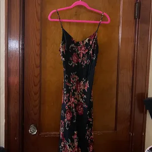 Reformation Para Maxi Floral Dress size Small damaged hem thumbnail 6