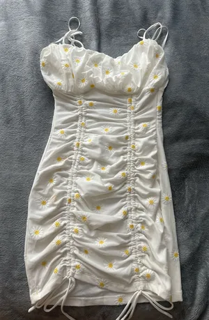 Princess Polly Floral Daisy Ruched Mini Dress thumbnail 1