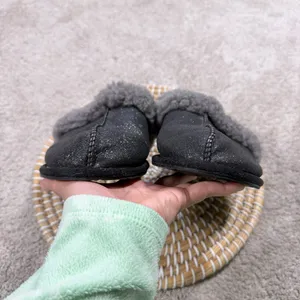 UGG Women’s Scuffette II Serein Slippers Slip-On Shearling Lined Black Sparkle 8 thumbnail 10