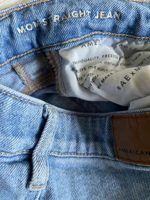 American Eagle Ripped Light Wash Mom Jeans thumbnail 7