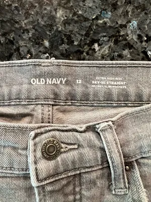 Old Navy Extra High-Rise Straight Sky-Hi thumbnail 3