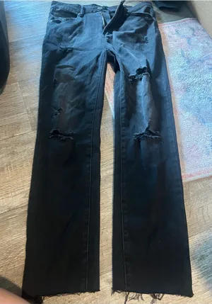 Risen Black Distressed Straight-Leg Jeans size 30 thumbnail 1