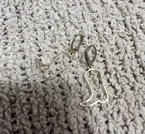 SHEIN Gold Cowboy Boot Outline Hoop Earrings thumbnail 1