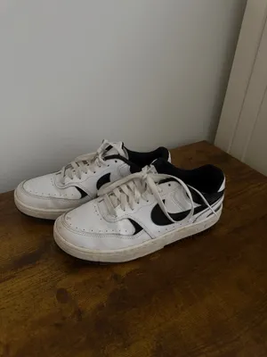 Nike Shoes Women’s Black White thumbnail 2