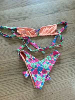 Frankie's Bikinis Peach Floral Trim Bikini Top thumbnail 4