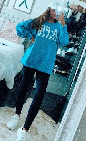 Alpha Phi Sweatshirt Size XL thumbnail 1