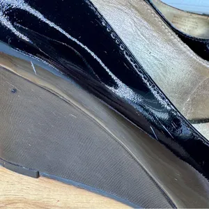 Lilly Pulitzer Patent Leather Peep Toe Wedge‎ Heels Black 36.5 US 6 thumbnail 8
