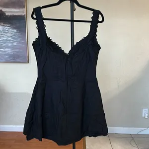 HOUSE OF‎ CB 'Tilly' Black Pin Tuck Mini Dress NWOT Size L D-DD thumbnail 3