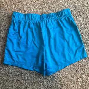 NWT! Nike Women's Dri-Fit Attack Training Shorts Blue Size Medium thumbnail 2