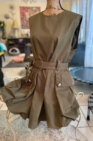 Super stylish dress size Lg Brown thumbnail 1