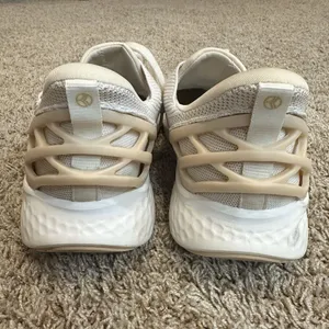 Kizik Men's 8.5 Wide Women's 10 Wide Athens Light Knit Sneakers In White‎ Creme thumbnail 6