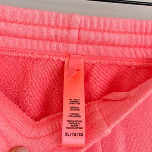 SKIMS Modal French Terry Loose Short in Coral Size X-Large thumbnail 3